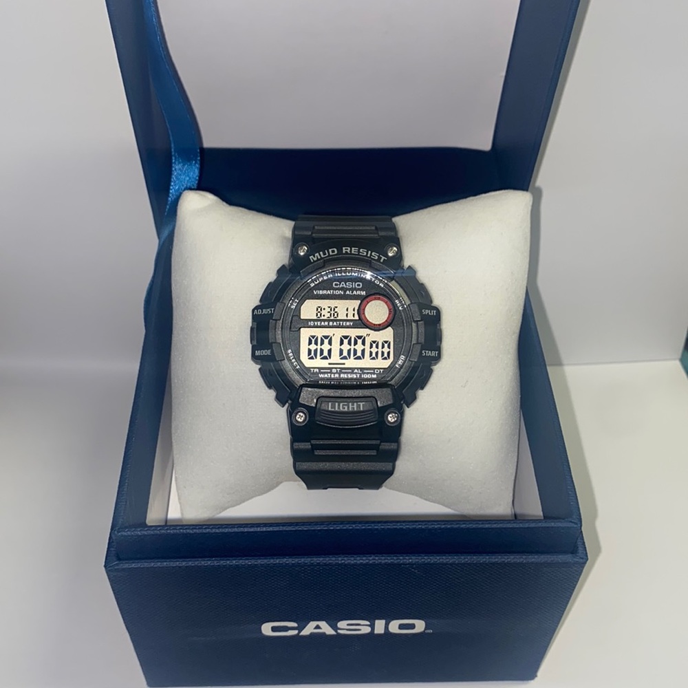 Casio mud resistant mens sport watch